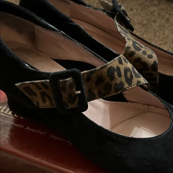BeautiFeel Black Shoes with Leopard Accent - Picture 5 of 8